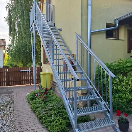 Kemences Udvarhaz